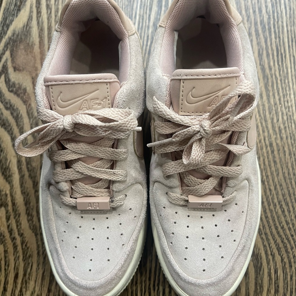 Nike Air Force 1 Sage Low